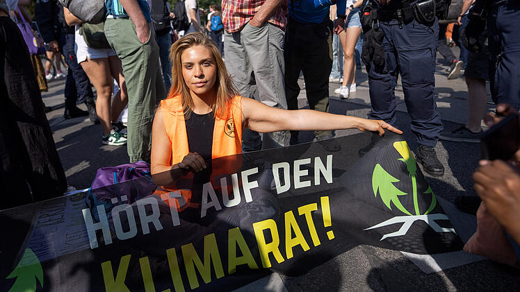 Die Klima-Aktivistin Windl darf nicht in Österreich bleiben