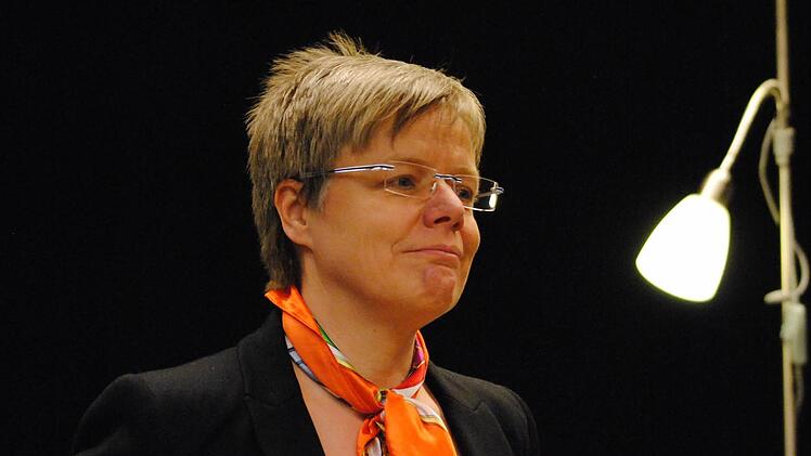 Friederike Schmöe stellte ihren neuen Krimi bei einer Lesung in Schorkendorf vor. Foto: Carolin Herrmann
