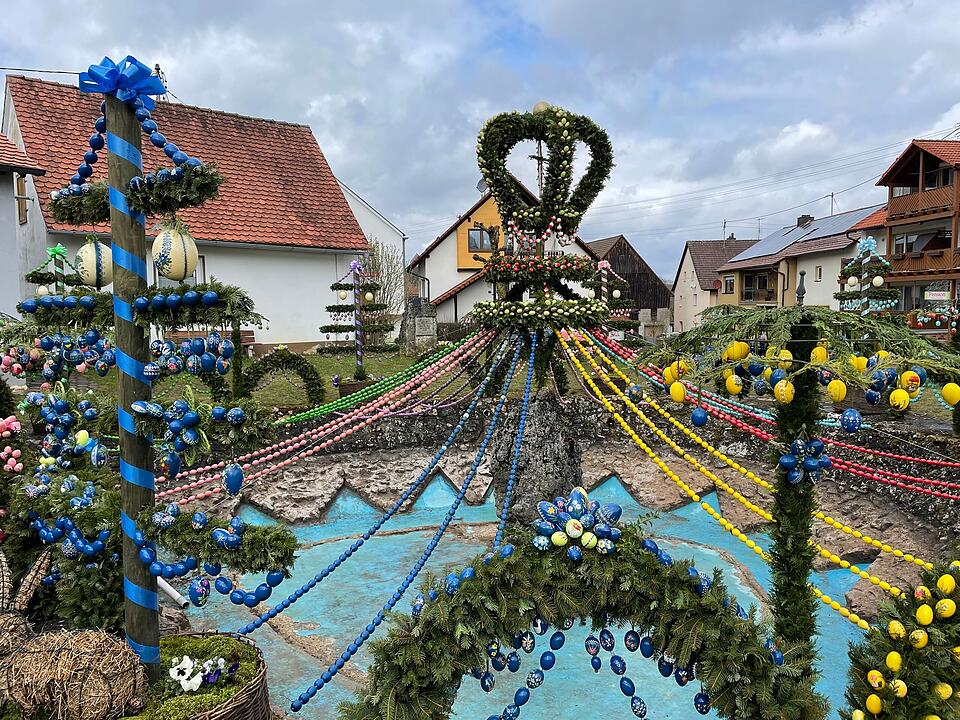Osterbrunnen in der fränkischen Schweiz wieder geschmückt