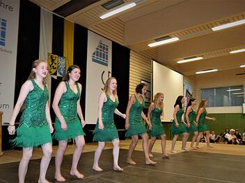 Bei der Gala zum 125. Jubiläum des Caspar-Vischer-Gymnasiums am Samstag präsentierte die Schule ein Potpourri aus Musik-, Tanz- und Theaterdarbietungen der verschiedenen Combos. Für die Tanzeinlagen waren Kathrin Krebs und Tina Küfner verantwortlich.Werner Reißaus