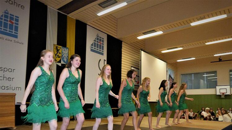 Bei der Gala zum 125. Jubiläum des Caspar-Vischer-Gymnasiums am Samstag präsentierte die Schule ein Potpourri aus Musik-, Tanz- und Theaterdarbietungen der verschiedenen Combos. Für die Tanzeinlagen waren Kathrin Krebs und Tina Küfner verantwortlich.Werner Reißaus