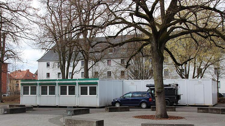 Teilweise findet der Unterricht während des zweiten Bauabschnittes in den Containern statt. Rudel