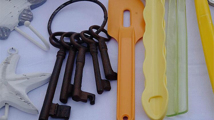 Zeitreise: Alte Schlüssel, junges Plastik. Foto: Gerd Schaar