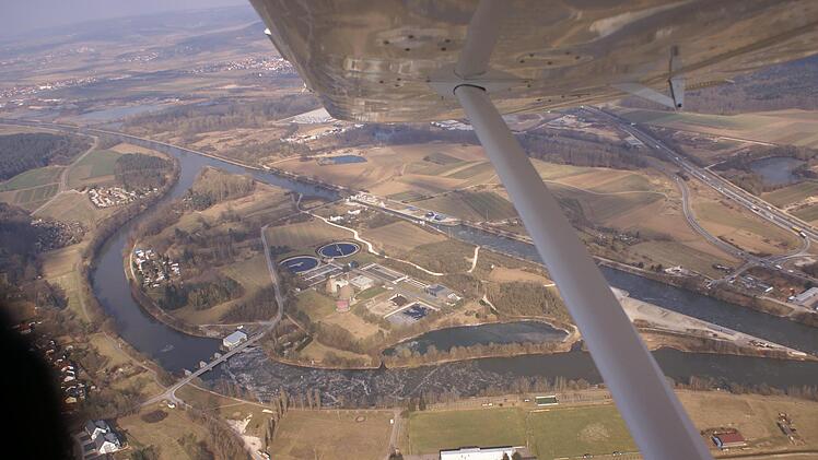 Der Kanal  bei Forchheim-Buckenhofen Foto: Fr&auml;nkische Fliegerschule Feuerstein