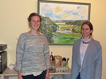 Anja Scheurich und Julia Eisenmann sind neuen Managerinnen des Oberen Werntals. Eisenmann koordiniert die Gemeinde-Allianz, Scheurich  die Ökomodellregion. Foto: Hans-Peter Hepp