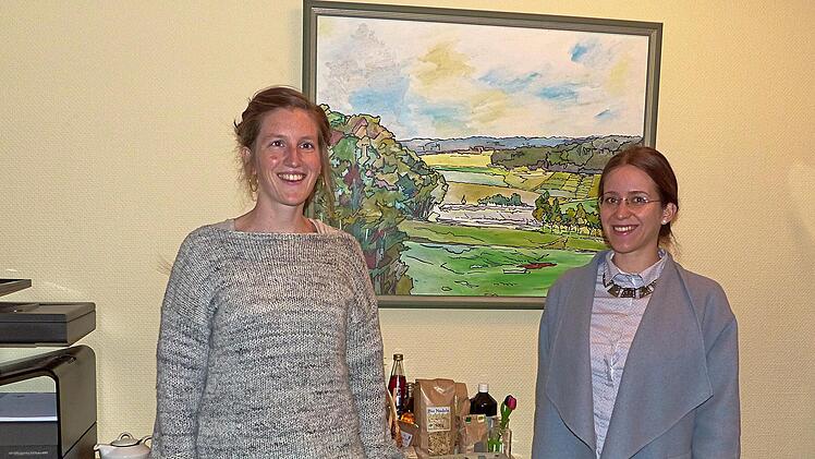 Anja Scheurich und Julia Eisenmann sind neuen Managerinnen des Oberen Werntals. Eisenmann koordiniert die Gemeinde-Allianz, Scheurich  die Ökomodellregion. Foto: Hans-Peter Hepp