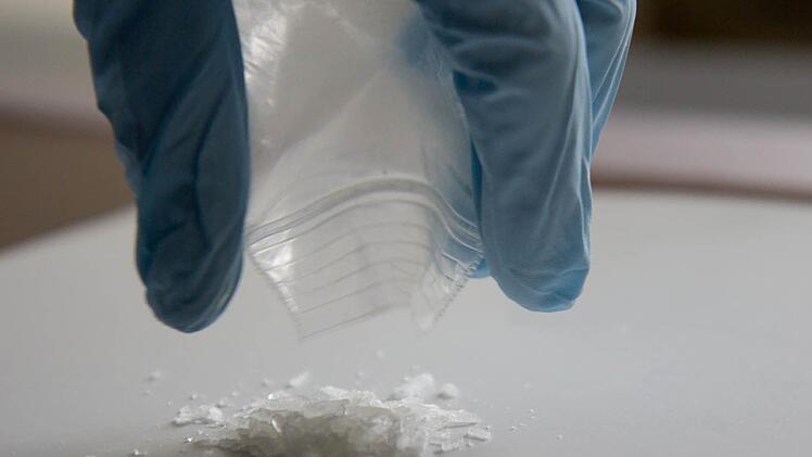 Die gefährliche Droge Crystal Speed: Weil er damit gehandelt hatte, wurde ein 29-Jähriger am Amtsgericht Kulmbach zu acht Monaten Gefängnis auf Bewährung verurteil. Foto: Symbolbild Thomas Frey/dpa
