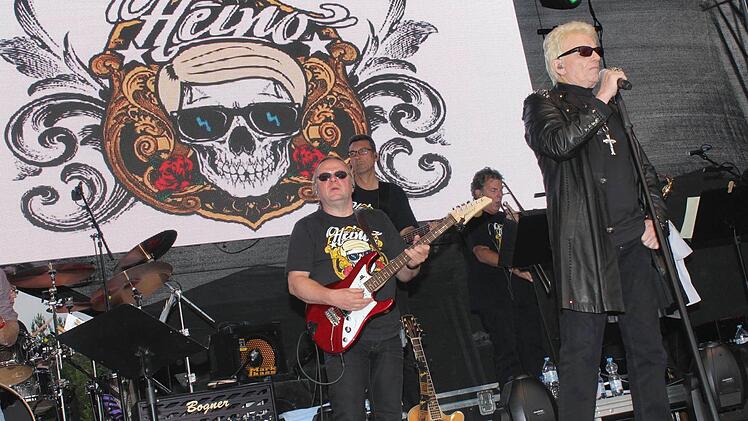 Die positive Überraschung schlechthin: Heino. Mehr als eineinhalb Stunden sorgte der 77-Jährige mit seiner große Liveband für beste Stimmung.