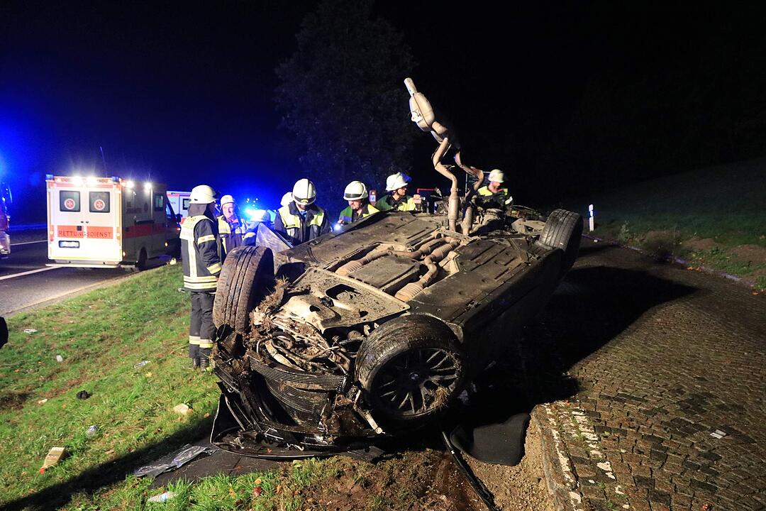Bamberg: BMW überschlägt sich auf A3