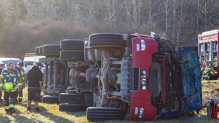 Unfall mit Gülle-Laster