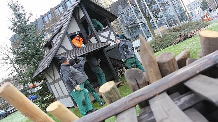 2013 wird die Großkrippe am Schönleinsplatz zu ihrem 50. Geburtstag aufgebaut. Foto: Matthias Hoch
