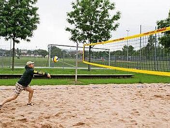 Einspielen für das Volleyballturnier  Fotos: Michael Selzner