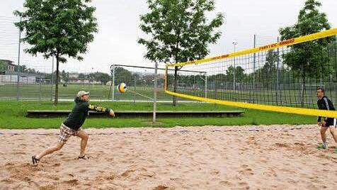 Einspielen für das Volleyballturnier  Fotos: Michael Selzner