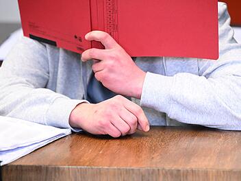 Prozess wegen Mord an Gro&szlig;mutter