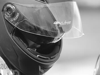 Wiesen: Motorradfahrer ger&auml;t in Gegenverkehr - keine Rettung m&ouml;glich