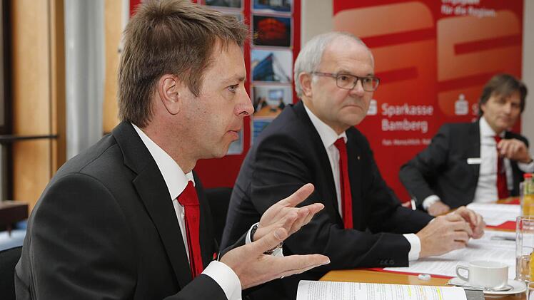 Stephan Endres (Vordergrund) gehört erst seit Mitte 2014 dem Vorstand an. Foto: Matthias Hoch