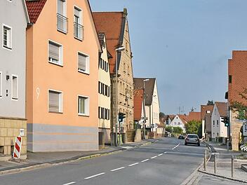 Am Rand der Hauptstra&szlig;e in Dormitz stehen viele H&auml;user mit Sanierungsbedarf.