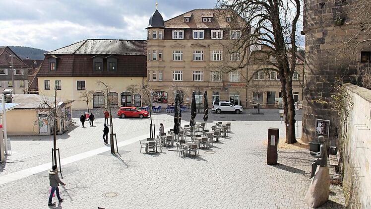 Mit der Modeboutique "La Via" und dem TUI-Reisebüro verliert der Marienplatz zwei weitere Geschäfte.  Fotos: Lisa Kieslinger