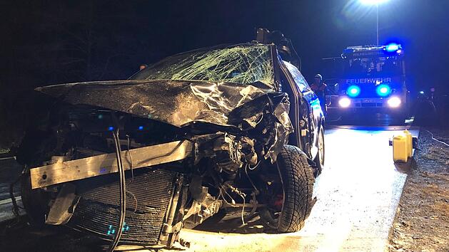 Die Fahrerin des Audi wurde bei dem Unfall schwer verletzt.Fotos: Alexander L&ouml;ffler