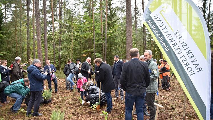 Die vielen Besucher zeugten von starkem Interesse am Thema "Waldschutz".  Foto: Uschi Prawitz