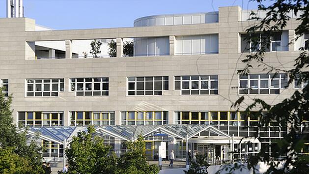 Klinikum Nürnberg muss Operationen wegen Corona teils verschieben - "mitten in Sommerwelle"