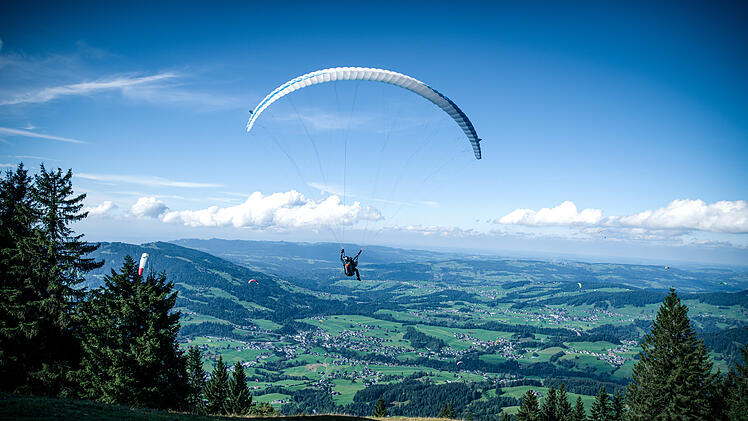 Erlebnisgeschenk bei Jochen Schweizer: Gleitschirm-Tandemflug