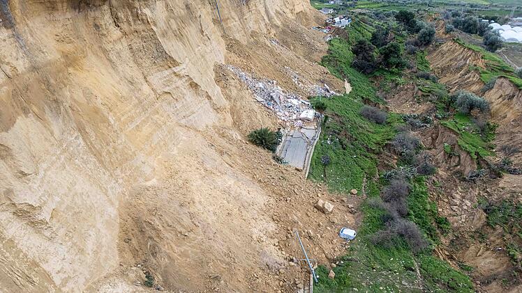 Niscemi am Abgrund: Erdrutsch bedroht Sizilien-Urlaub und Einwohner