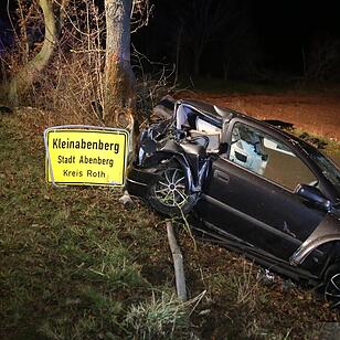 Fahranfänger überschlägt sich - drei Verletzte