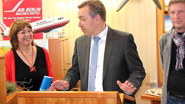 Beate Ehbauer-Dörres, Landrat Alexander Tritthart und Peter Kittel (von links) Foto: Johanna Blum