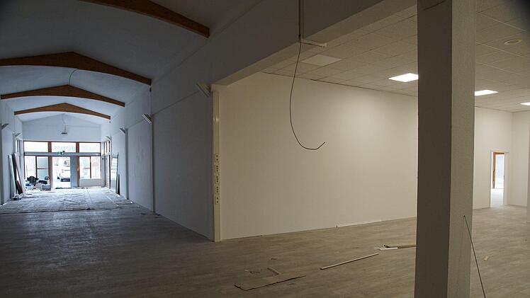 Trennwände unterteilen den früheren Ausstellungsraum. Foto: Arkadius Guzy