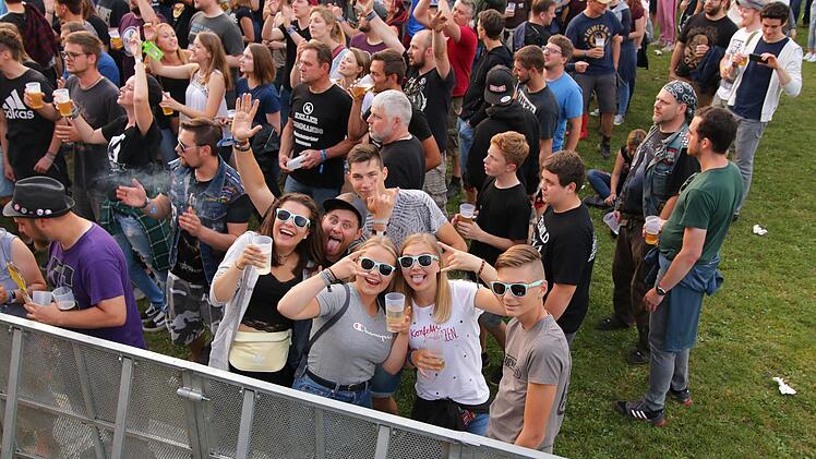 Packt die Oma ein, kommt zur "Lutzi" - dieser Gedanke ist seit den ersten Stunden Programm. Das Festival versteht sich als Event, das für alle etwas zu bieten hat. Einlass ist ab 16 Jahren.  Lukas Veth