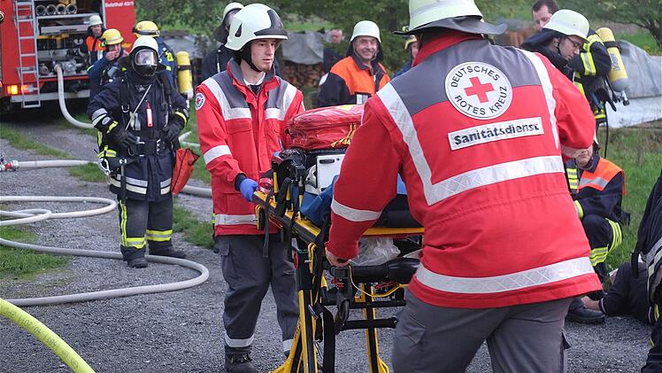 Eindrücke von der Feuerwehrübung in Sulzthal. Foto: Gerd Schaar