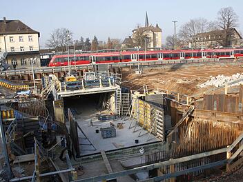 Die neue Unterführung zwischen der Bayreuther Straße und dem Bahnhof ist bereits erkennbar. Foto: Josef Hofbauer