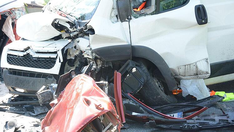 Schwerer Unfall auf der B 85 bei KulmbachDagmar Besand