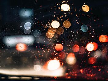 Örtlich kann es zu Platzregen kommen. Symbolfoto: ohmky/pexels.com