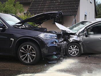Crash im Kreis Ansbach: Mann wird schwer verletzt
