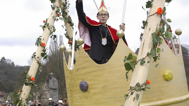 Faschingszug Aura.