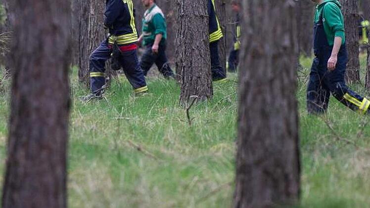 Bischofsheim: Mann findet Teil von Panzerfaust in Wald - Kampfmittelräumdienst im Einsatz