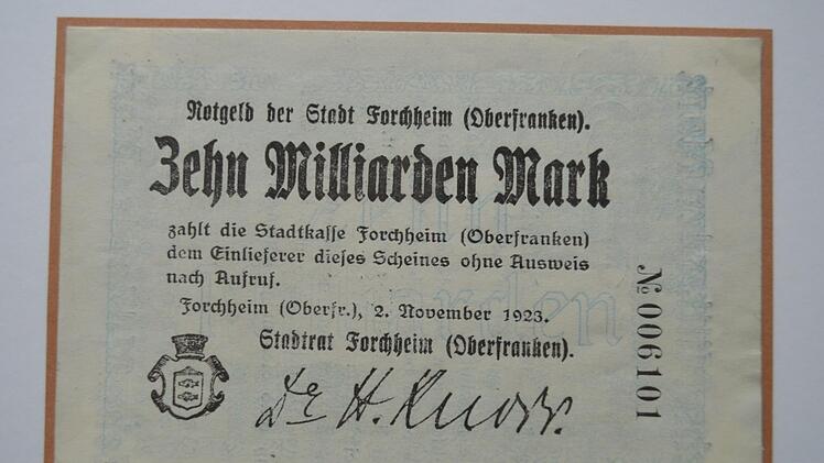 Auf jedem steht die Unterschrift des Bürgermeisters Hans Knorr.