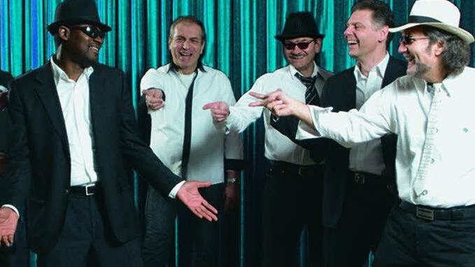 Die Band CJ & The Sunshine Gang mit "Soulman" Charles Johnson. Foto: pr
