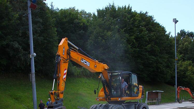 Die Eisbahn wird saniert. Foto: Jürgen Gärtner