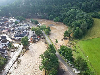 Die Unwetter in Rheinland-Pfalz haben schwere Schäden angerichtet. Wie beispielsweise hier im Dorf Schuld bei Adenau.