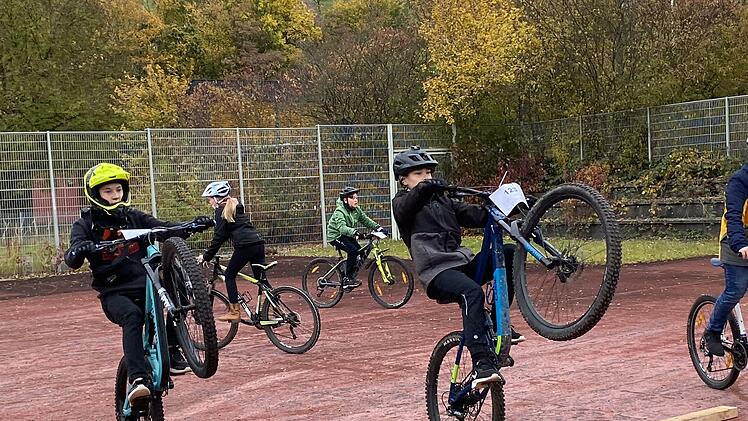 Am Schulzentrum R&ouml;mershag k&auml;mpft man mit kreativen Wegen gegen den Bewegungsmangel. Foto: Hans Peter Ehrensberger