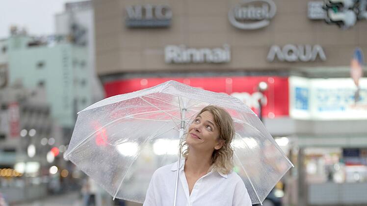 Welchen Einfluss hat das Wetter auf unsere Gesundheit? In der Doku "Macht mich das Wetter krank?" begibt sich Lena Ganschow auf die Suche nach den Hintergründen.