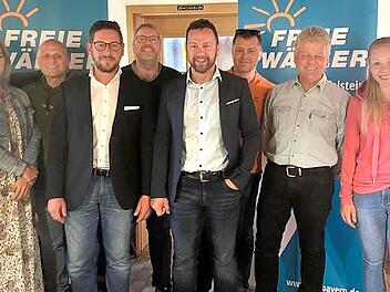 Im Bild die neue Vorstandschaft (v. l.): Dirk Hertel, Jaqueline Potzel, Volker Ernst, Jörg Breidenbach, Markus Gernert, Mario Schönwald, Tobias Eismann, Thomas Quinger, Desiree Donath und Tobias Meixner &#160;&#160;