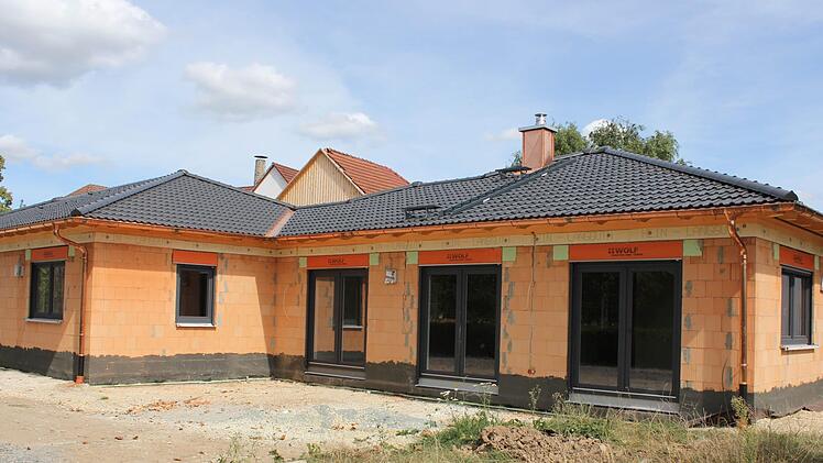 Das Kröckel-Team setzt derzeit den Traum eines großen, ebenerdigen Bungalows im Lichtenfelser Stadtteil Reundorf um. Fotos: Alexandra Kemnitzer