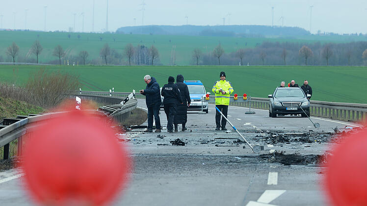 Ermittlungen nach Unfall mit sieben Toten in Thüringen