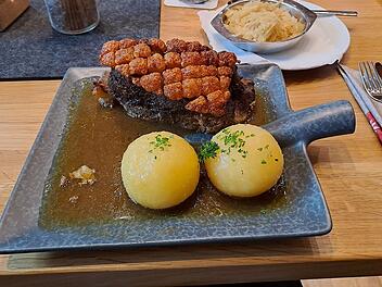 Schäuferla in der Juraschenke in Oberlangheim