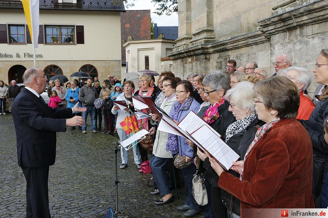 Herzlicher Empfang für Georg Gänswein in Höchstadt