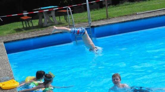 Im Tiefen kann man schon mal einen "Köpfer" wagen.